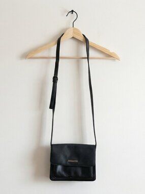 Vintage Leather Co by Liz Claiborne Navy Crossbody Flap Bag Organizer Purse